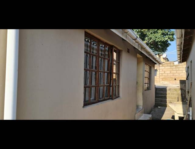 2 BEDROOM HOUSE FOR SALE IN KWAMAKUTHA